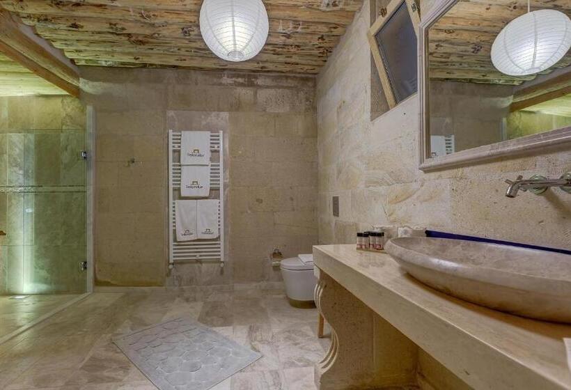 جناح مزوَّد بشرفة, Taskonaklar