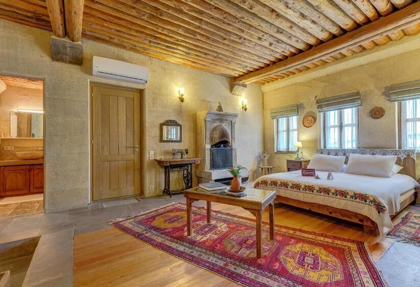 جناح مزوَّد بشرفة, Taskonaklar