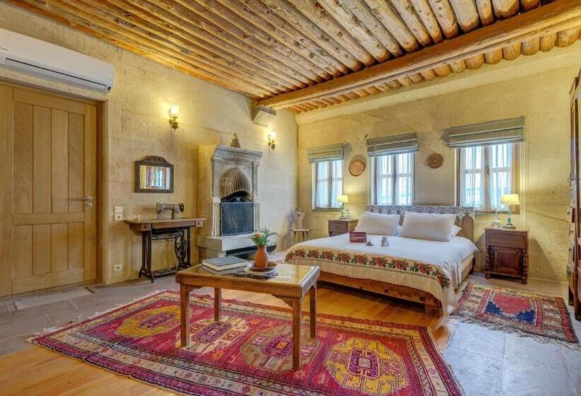 جناح مزوَّد بشرفة, Taskonaklar