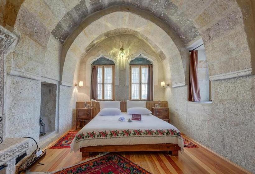 جناح مزود بتراس, Taskonaklar