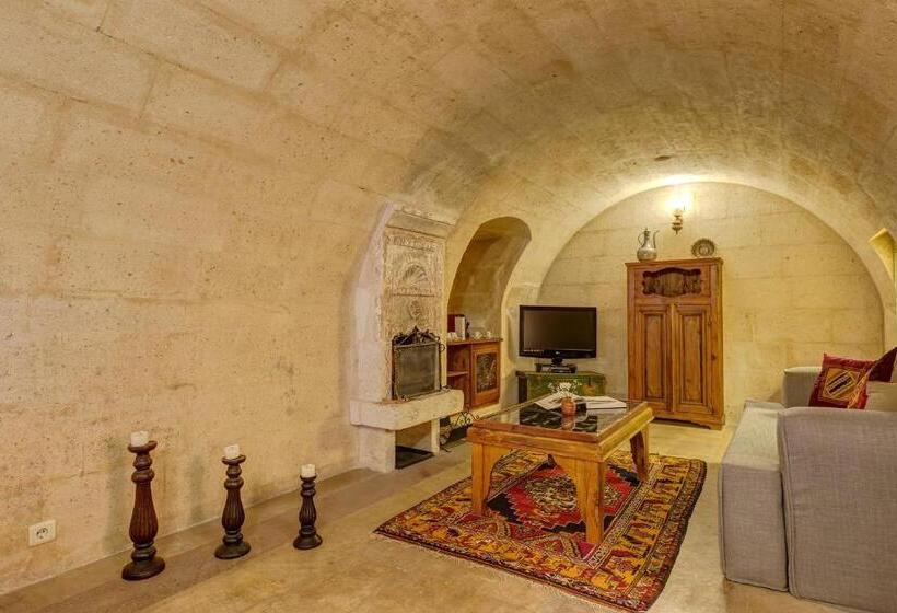 جناح مزود بتراس, Taskonaklar