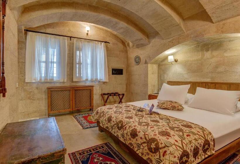 جناح مزود بتراس, Taskonaklar