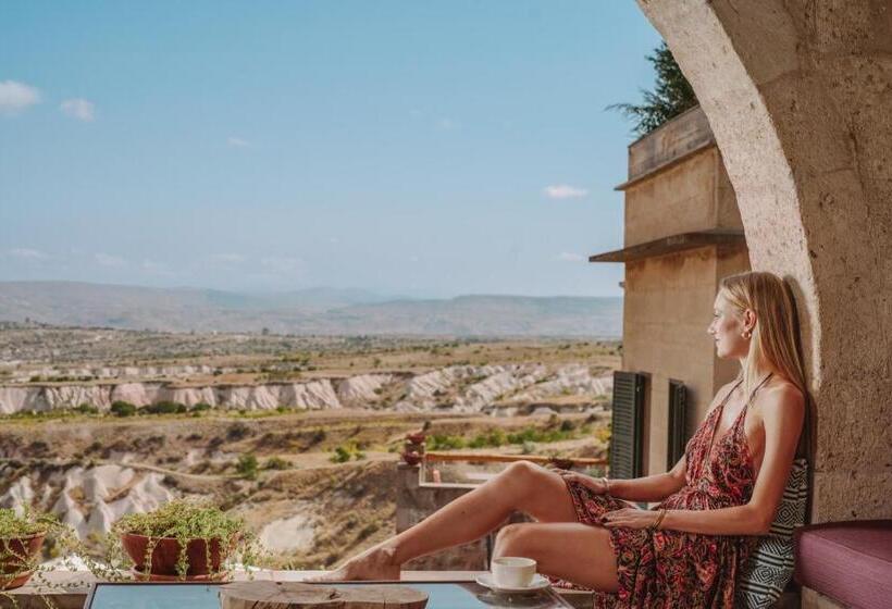 جناح مزود بتراس, Taskonaklar