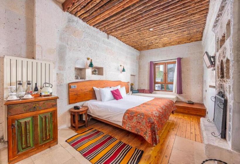 غرفة ديلوكس مزوَّدة بجاكوزي, Taskonaklar