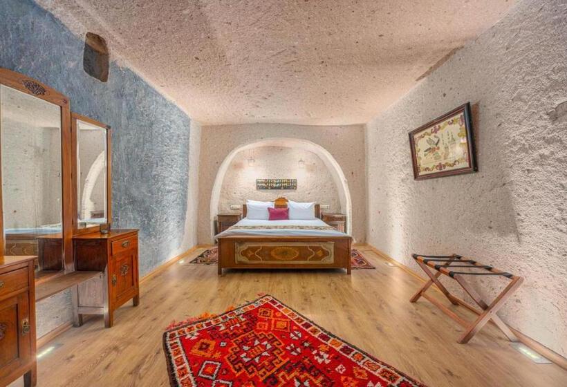 Family Suite, Taskonaklar