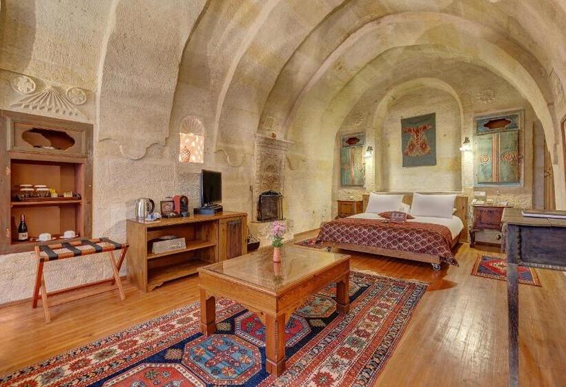 جناح مزود بتراس, Taskonaklar