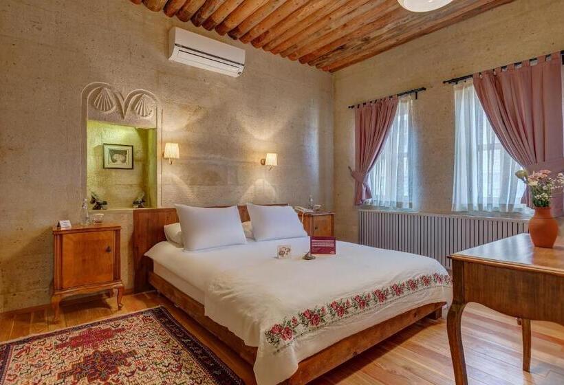 جناح ملكى, Taskonaklar