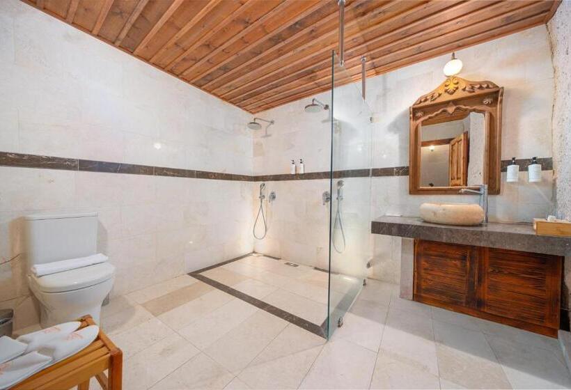 غرفة ديلوكس, Taskonaklar