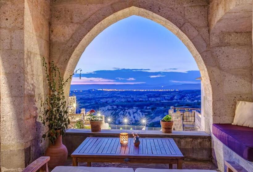 جناح مزود بتراس, Taskonaklar