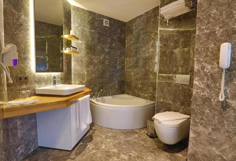 جناح مطلّ علي البحر, Vita Bella Resort & Spa