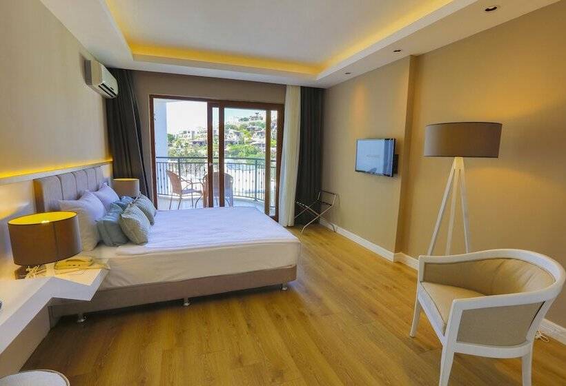 غرفة قياسية إطلالة جانبية علي البحر, Vita Bella Resort & Spa