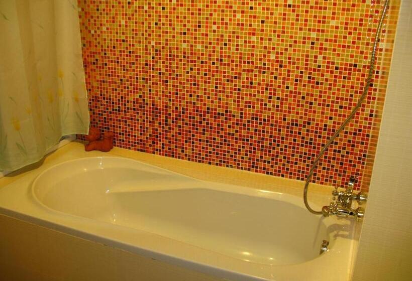 Полулюкс, Wannara Hotel Hua Hin