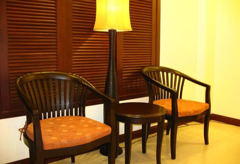 Полулюкс, Wannara Hotel Hua Hin