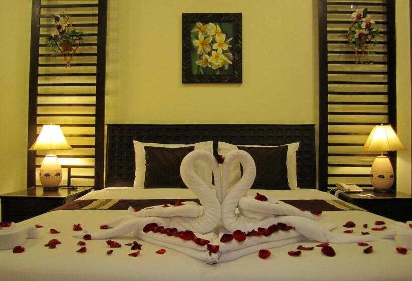 Полулюкс, Wannara Hotel Hua Hin