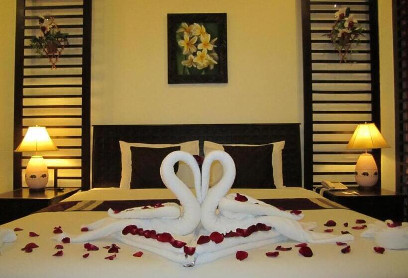 Полулюкс, Wannara Hotel Hua Hin