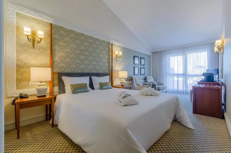 スーペリアースイート, Peridis Family Resort