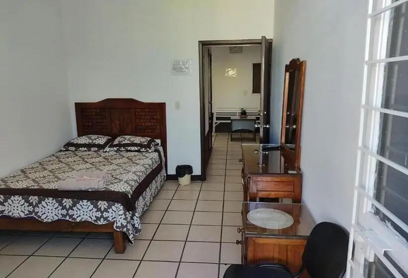 Standard-huone Jaettu Kylpyhuone, Hostal Herencia