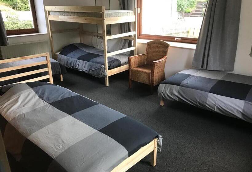 家庭间, Latyka B&b
