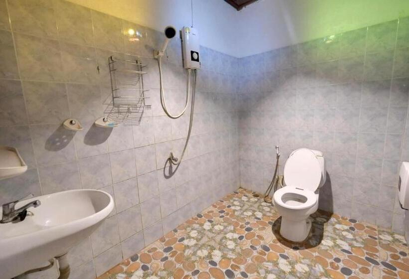 اتاق استاندارد سه نفره, Hormuenlee Resort