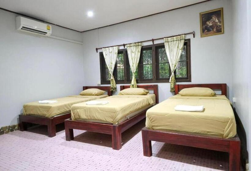 اتاق استاندارد سه نفره, Hormuenlee Resort