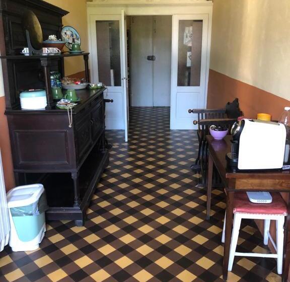 Quarto Estandar, Casa Cavour