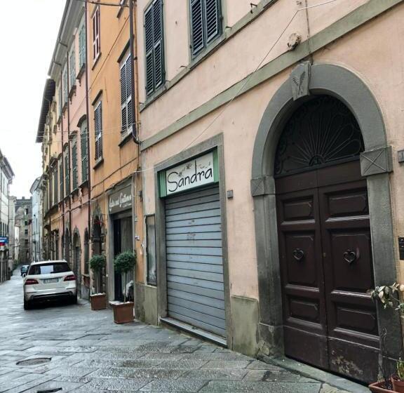 غرفة قياسية, Casa Cavour