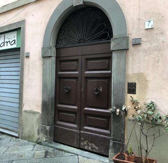 Quarto Estandar, Casa Cavour