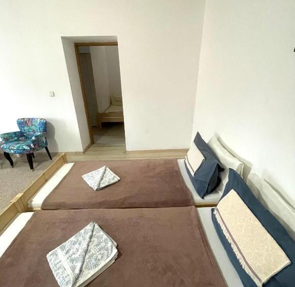 Апартаменты 2 Спальни, Casa Trandafirilor