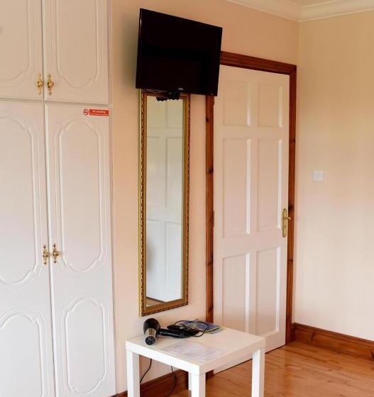 חדר דלוקס לשלושה עם נו לגינה, Rockfield Manor B&b, Knock