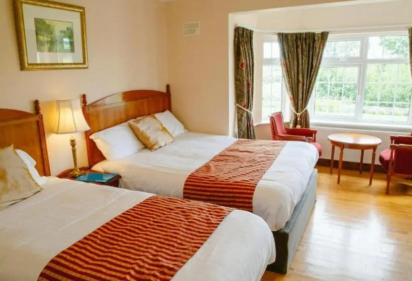 ガーデンビューのデラックストリプルルーム, Rockfield Manor B&b, Knock