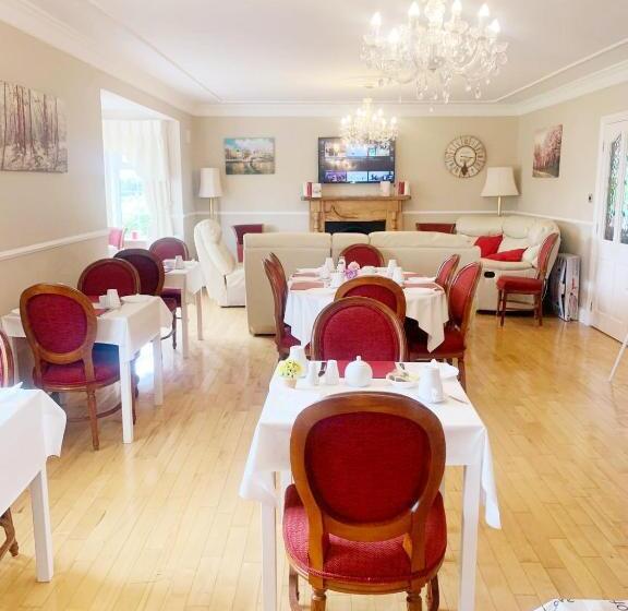 חדר סטנדרט לארבעה, Rockfield Manor B&b, Knock