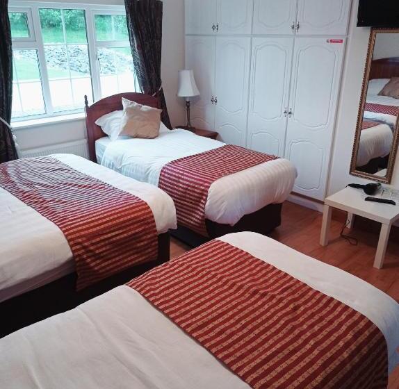 חדר סטנדרט לארבעה, Rockfield Manor B&b, Knock