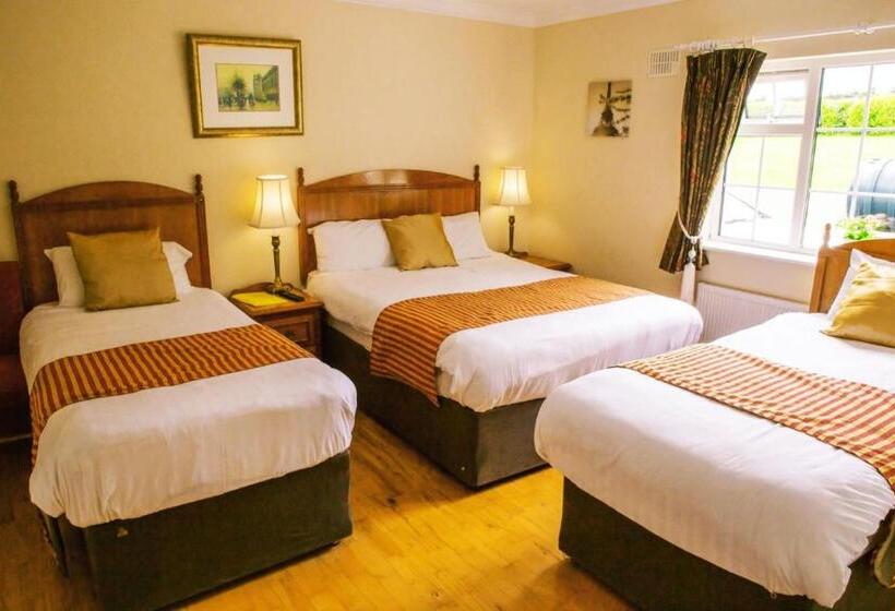 חדר סטנדרט לארבעה, Rockfield Manor B&b, Knock