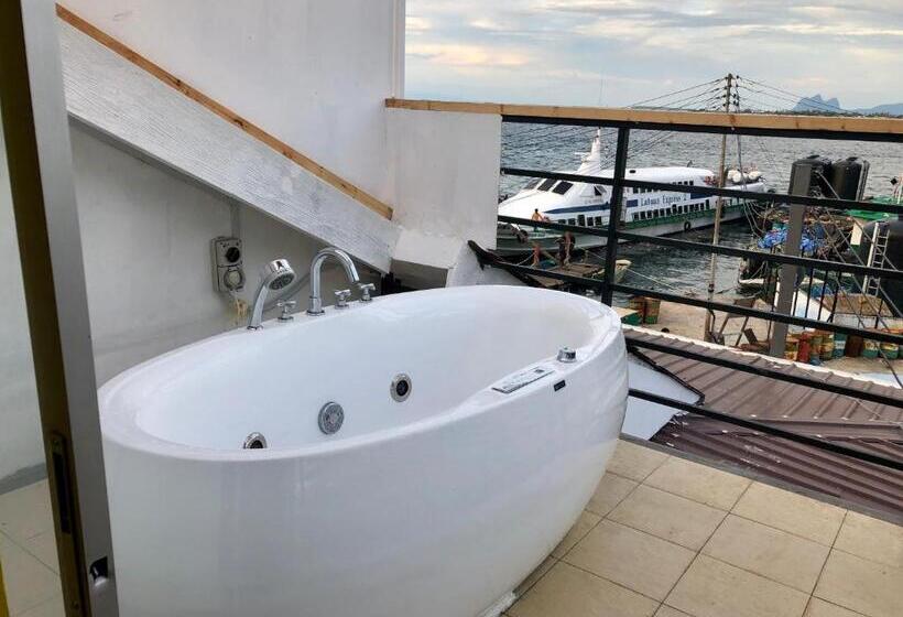 Семейный Номер Боковой Вид на Море, The Wharf