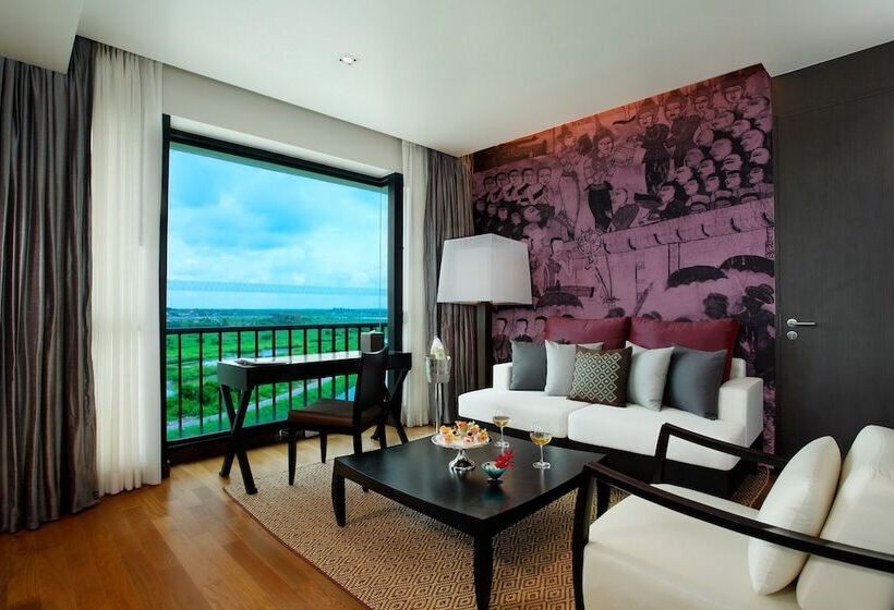 Полулюкс, Avani Khon Kaen Hotel & Convention Centre