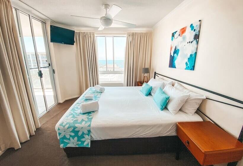 Апартаменты 3 Спальни Боковой Вид на Море, Bargara Blue Resort