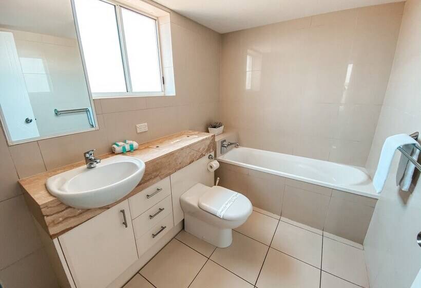 شقة 3 غرف نوم إطلالة جانبية على البحر, Bargara Blue Resort