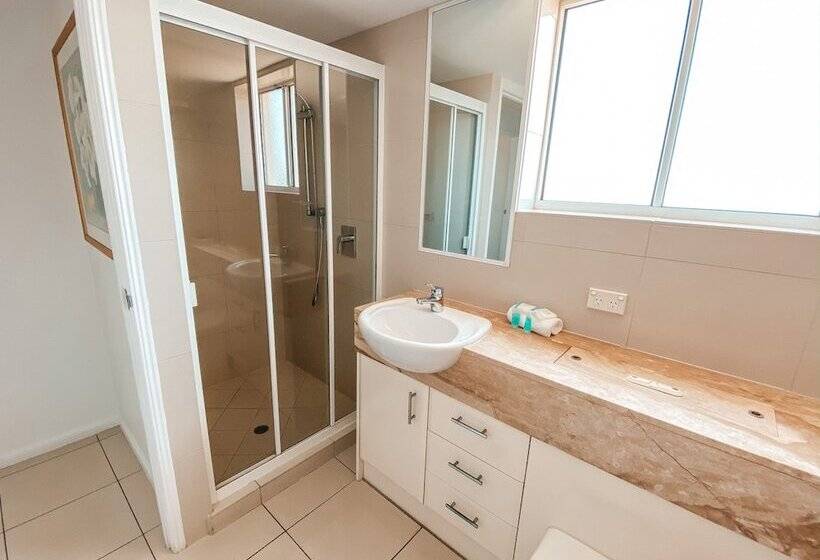 شقة 3 غرف نوم إطلالة جانبية على البحر, Bargara Blue Resort