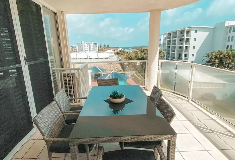 3 Bedroom Apartment Side Sea View, Bargara Blue Resort