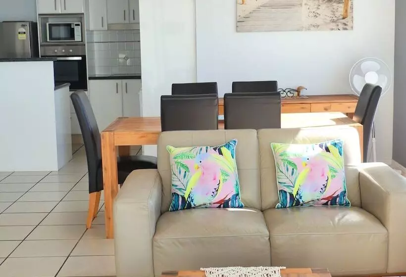 3 Bedroom Apartment Side Sea View, Bargara Blue Resort