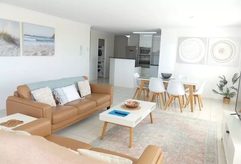 3 Bedroom Apartment Side Sea View, Bargara Blue Resort