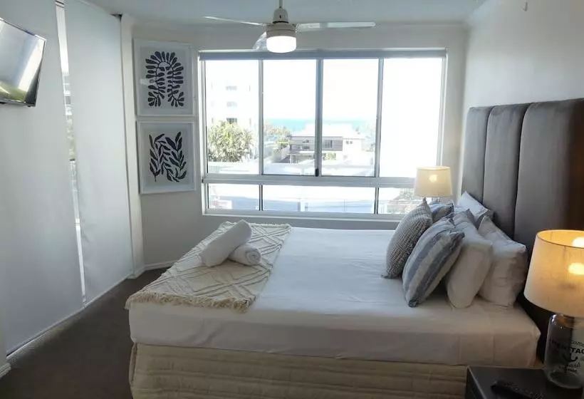 3 Bedroom Apartment Side Sea View, Bargara Blue Resort