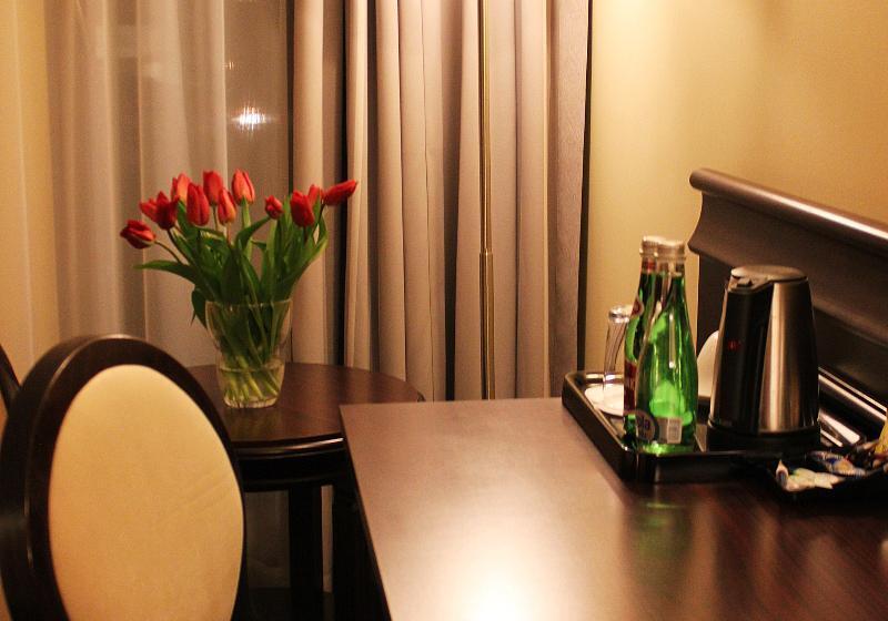 غرفة قياسية, Admirał