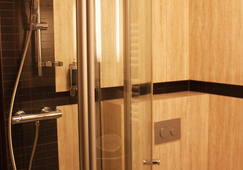 غرفة قياسية, Admirał