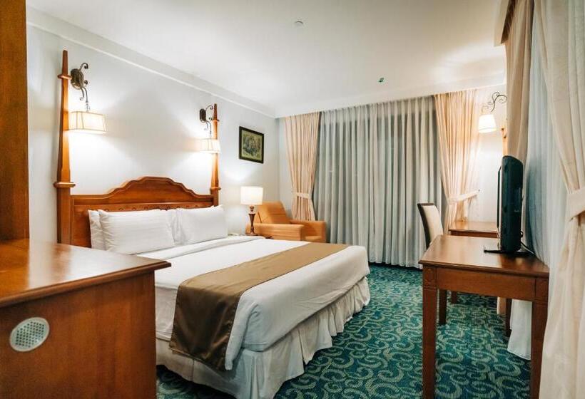 جناح جونيور, De  La Ferns, Cameron Highlands