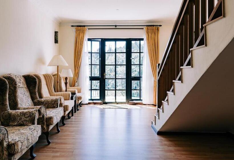 جناح دور أخير, De  La Ferns, Cameron Highlands