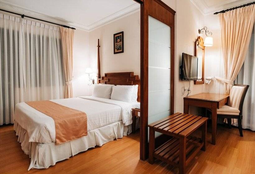 جناح جونيور, De  La Ferns, Cameron Highlands