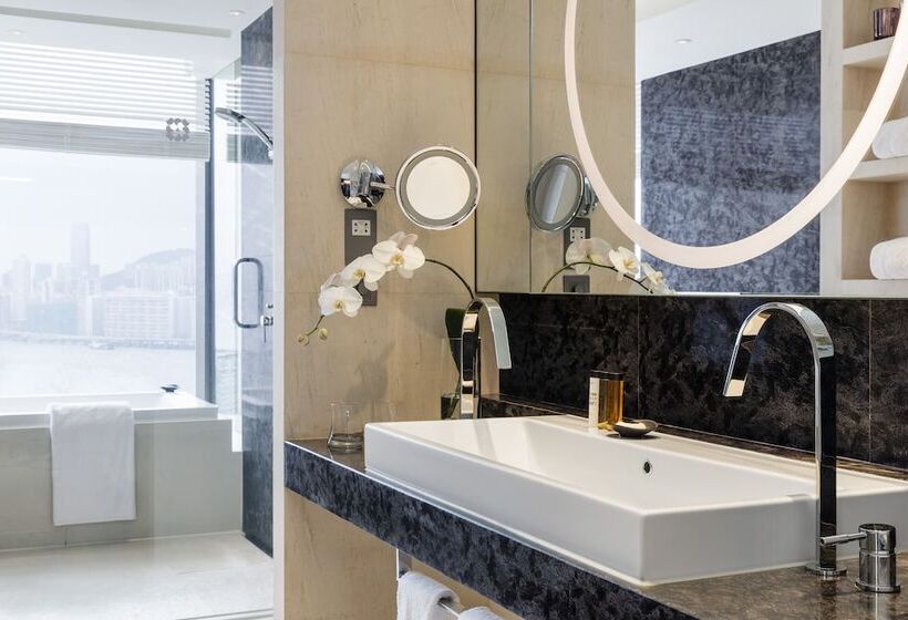 سوئیت کلاب, Icon