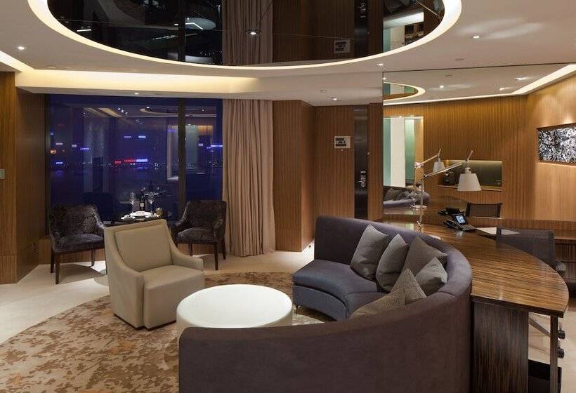 سوئیت کلاب, Icon