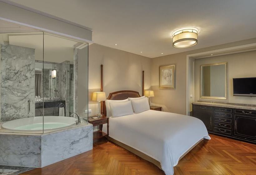 Quarto Deluxe, Sunrise On The Bund